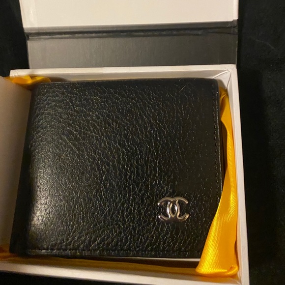 Wallets - Picture 2 of 8